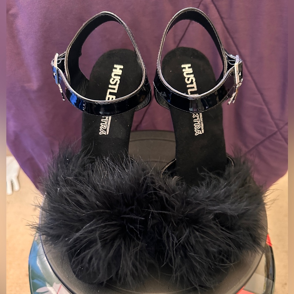 *NEW* Hustler Hollywood Black Feathered Heels